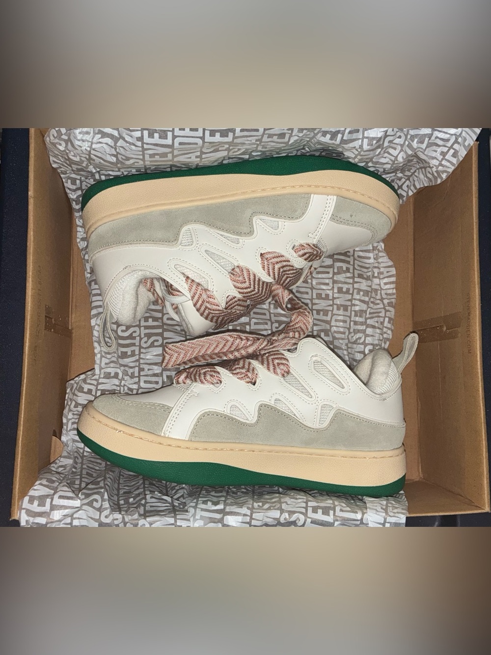 NEW Steve Madden Roaring Sneaker in White/Green For Women's Size 6